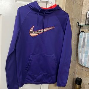 Nike therma fit sweat shirt size m used in perfect shape